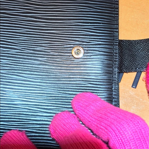 ❤️Louis Vuitton Black Epi Agenda MM (Medium) - Picture 3 of 9